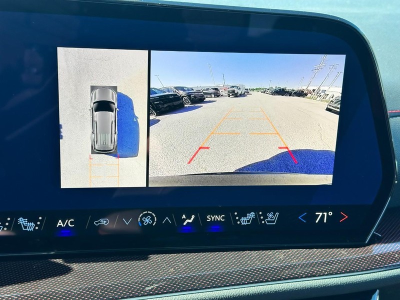 Chevrolet Traverse Vehicle Full-screen Gallery Image 17