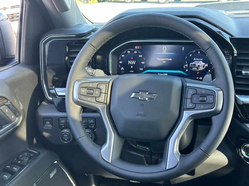 Chevrolet Silverado 1500 Vehicle Full-screen Gallery Image 7