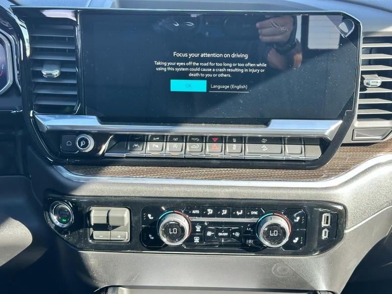 Chevrolet Silverado 1500 Vehicle Full-screen Gallery Image 8