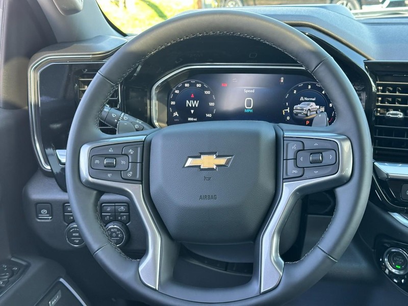 Chevrolet Silverado 1500 Vehicle Full-screen Gallery Image 7