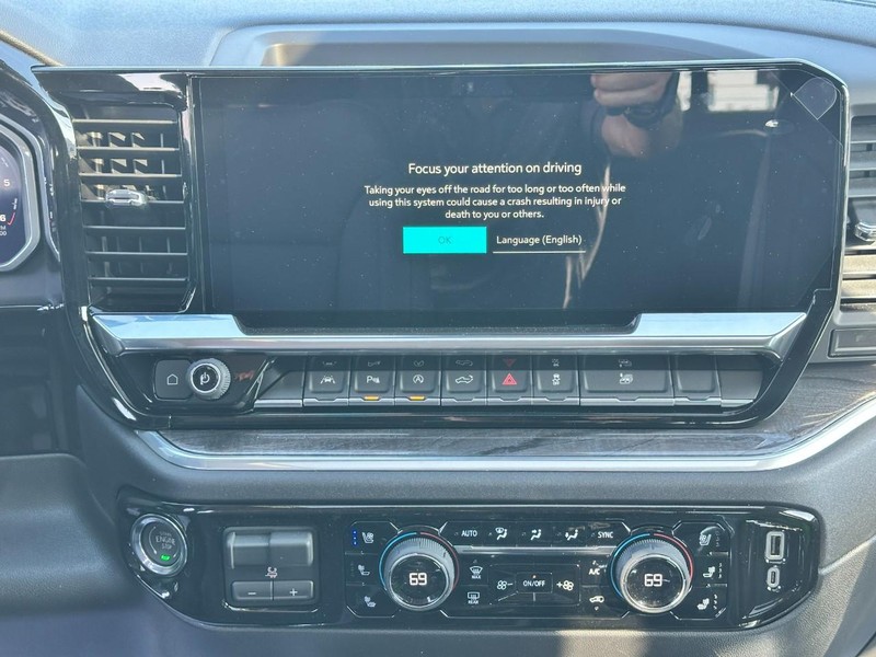Chevrolet Silverado 1500 Vehicle Full-screen Gallery Image 8