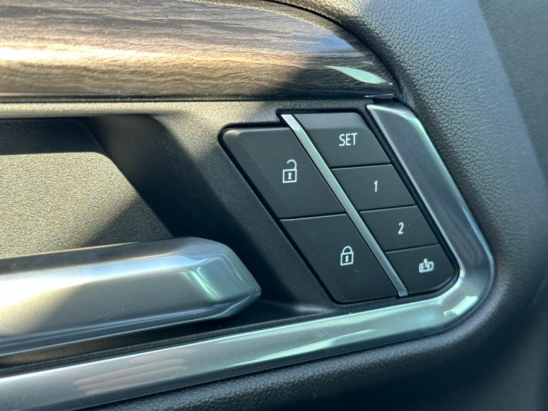 Chevrolet Silverado 1500 Vehicle Full-screen Gallery Image 11