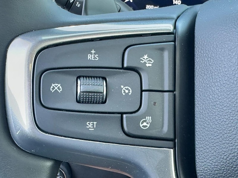 Chevrolet Silverado 1500 Vehicle Full-screen Gallery Image 13