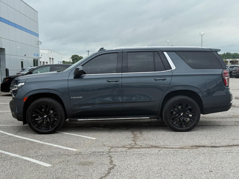 Chevrolet Tahoe Vehicle Full-screen Gallery Image 2