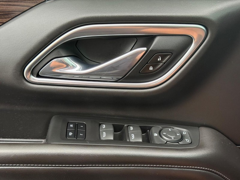 Chevrolet Tahoe Vehicle Full-screen Gallery Image 24
