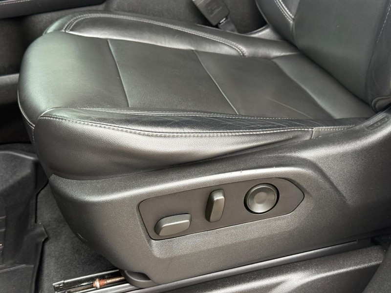 Chevrolet Tahoe Vehicle Full-screen Gallery Image 26