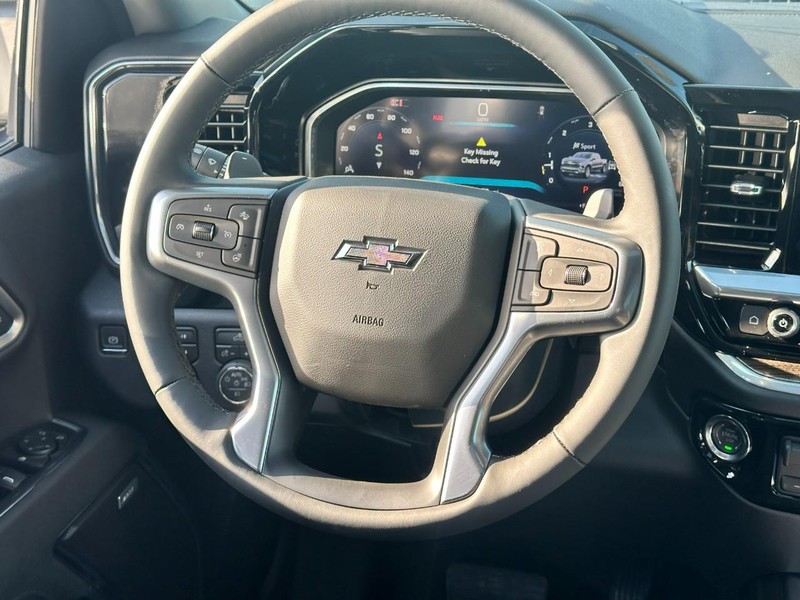 Chevrolet Silverado 1500 Vehicle Full-screen Gallery Image 7