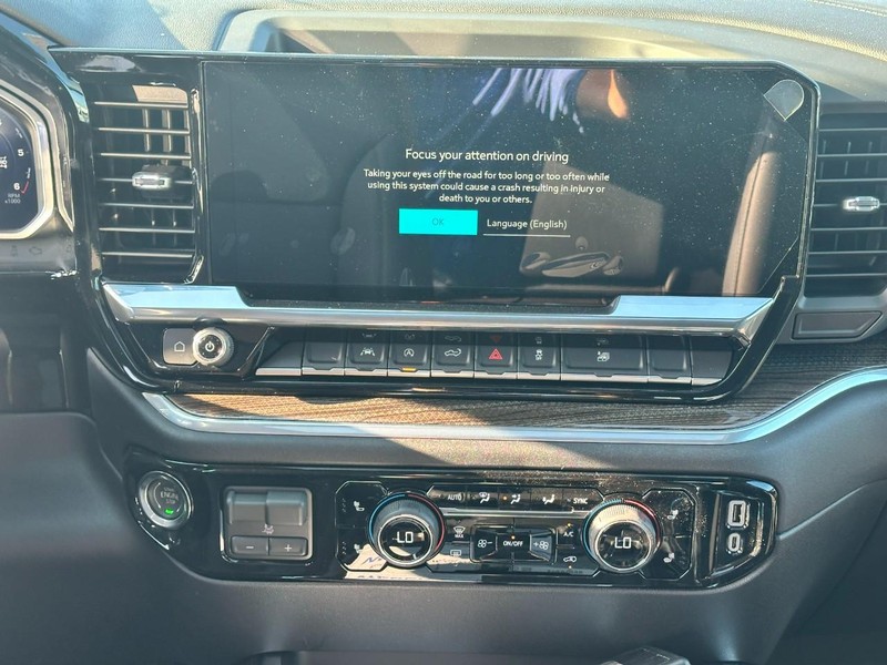 Chevrolet Silverado 1500 Vehicle Full-screen Gallery Image 8