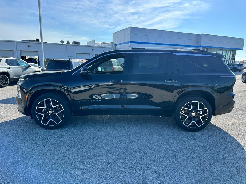 Chevrolet Traverse Vehicle Full-screen Gallery Image 2