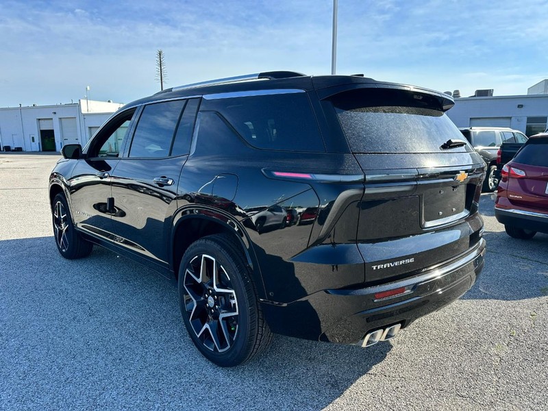 Chevrolet Traverse Vehicle Full-screen Gallery Image 3
