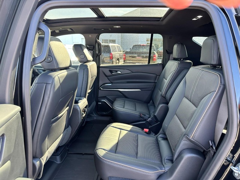 Chevrolet Traverse Vehicle Full-screen Gallery Image 4