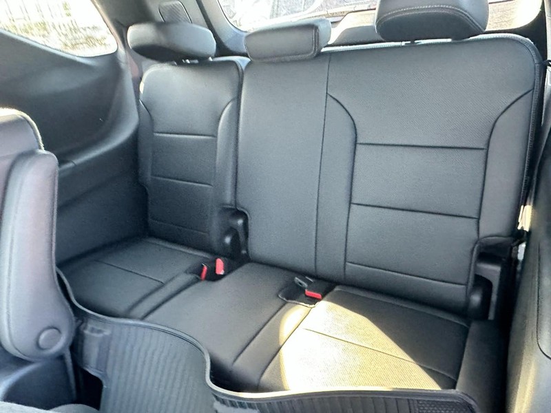 Chevrolet Traverse Vehicle Full-screen Gallery Image 5