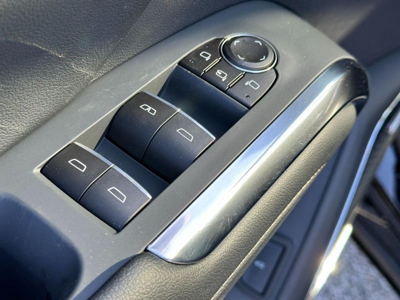 Chevrolet Traverse Vehicle Full-screen Gallery Image 12