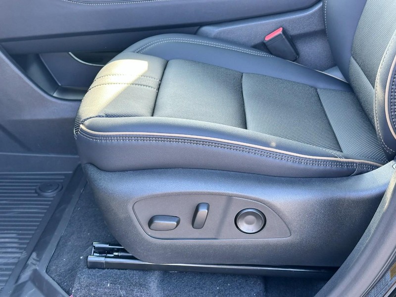 Chevrolet Traverse Vehicle Full-screen Gallery Image 14
