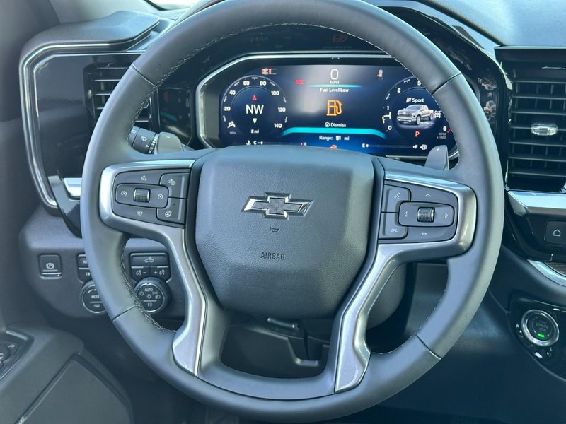 Chevrolet Silverado 1500 Vehicle Full-screen Gallery Image 6