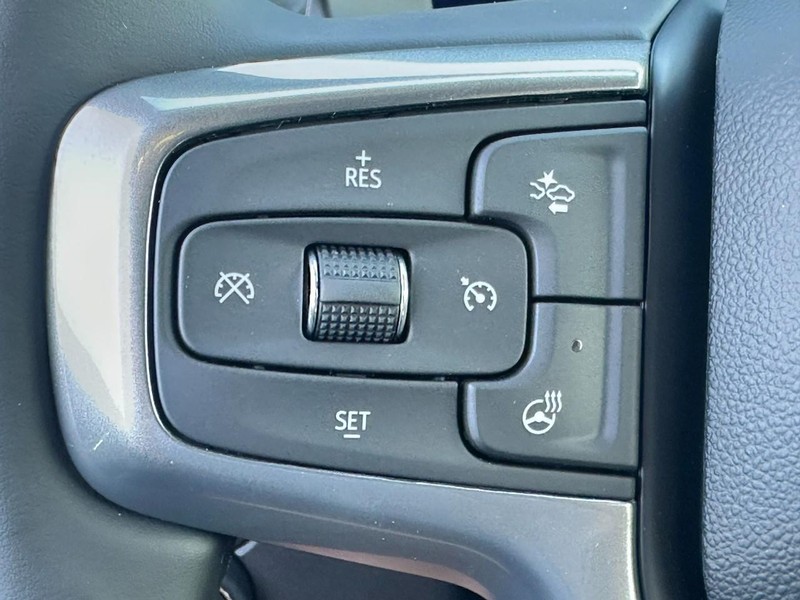 Chevrolet Silverado 1500 Vehicle Full-screen Gallery Image 11