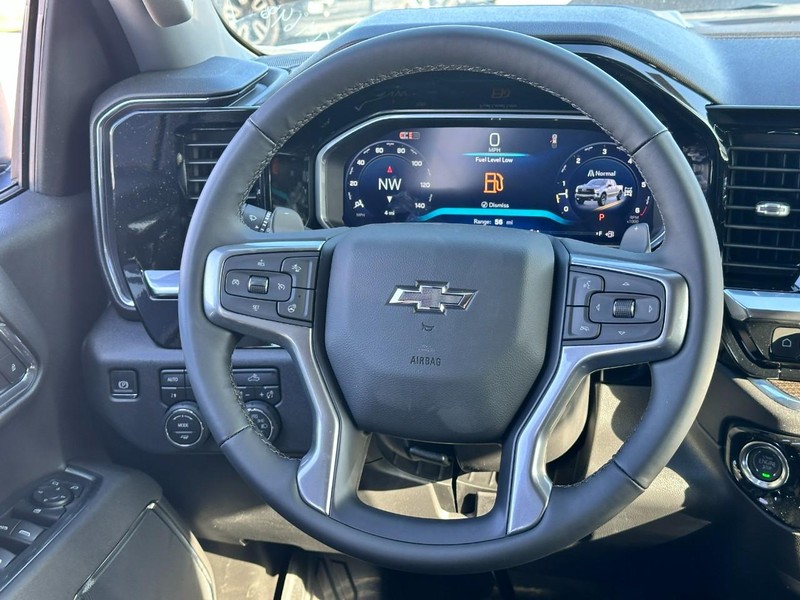 Chevrolet Silverado 1500 Vehicle Full-screen Gallery Image 6