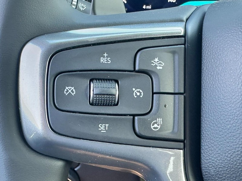 Chevrolet Silverado 1500 Vehicle Full-screen Gallery Image 11