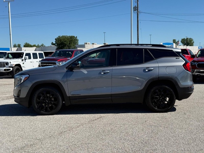 GMC Terrain Vehicle Full-screen Gallery Image 2