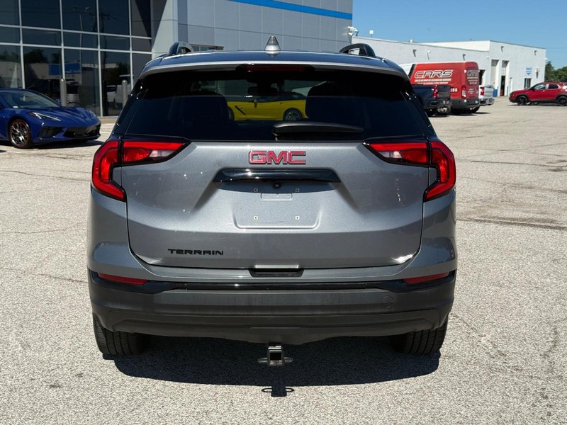 GMC Terrain Vehicle Full-screen Gallery Image 4
