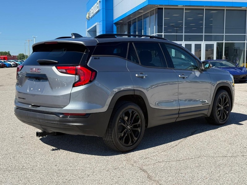 GMC Terrain Vehicle Full-screen Gallery Image 5