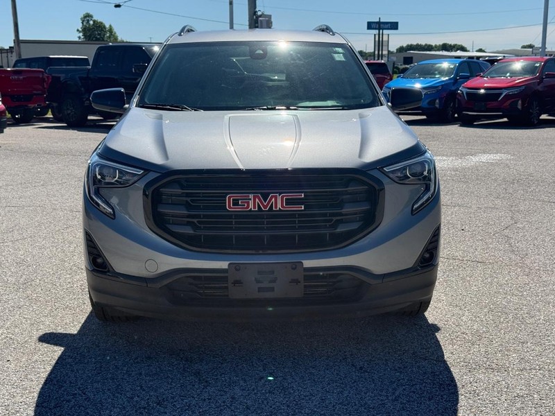 GMC Terrain Vehicle Full-screen Gallery Image 9