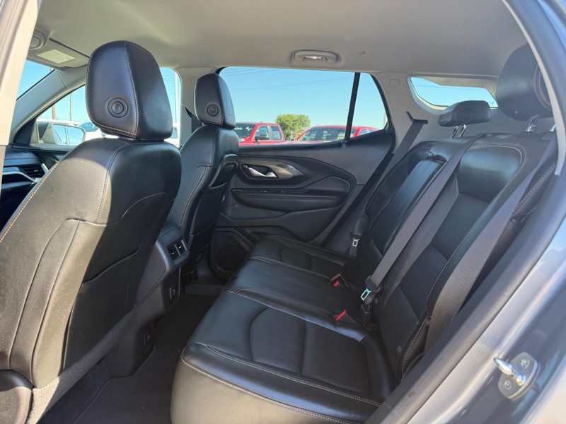 GMC Terrain Vehicle Full-screen Gallery Image 10