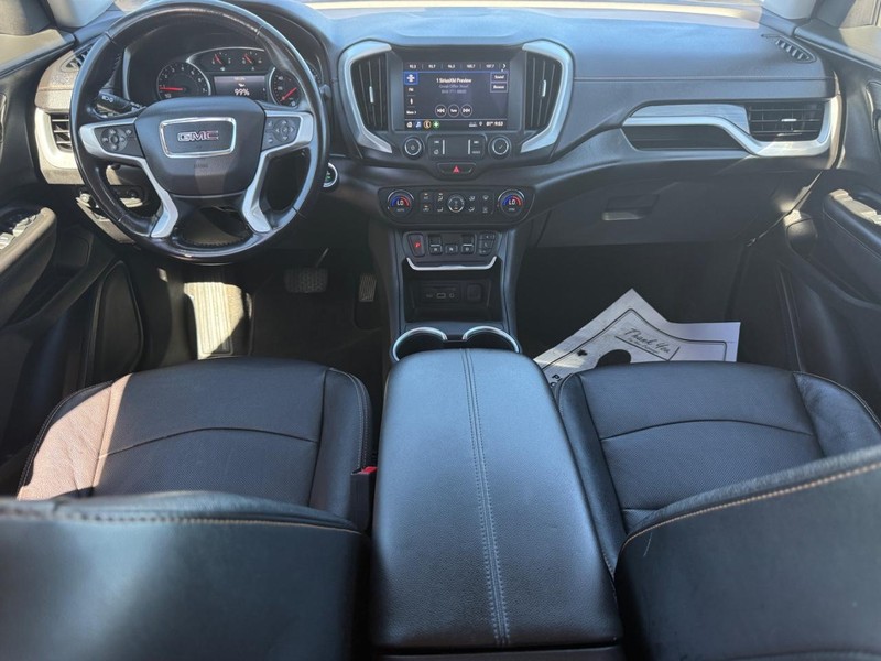 GMC Terrain Vehicle Full-screen Gallery Image 11