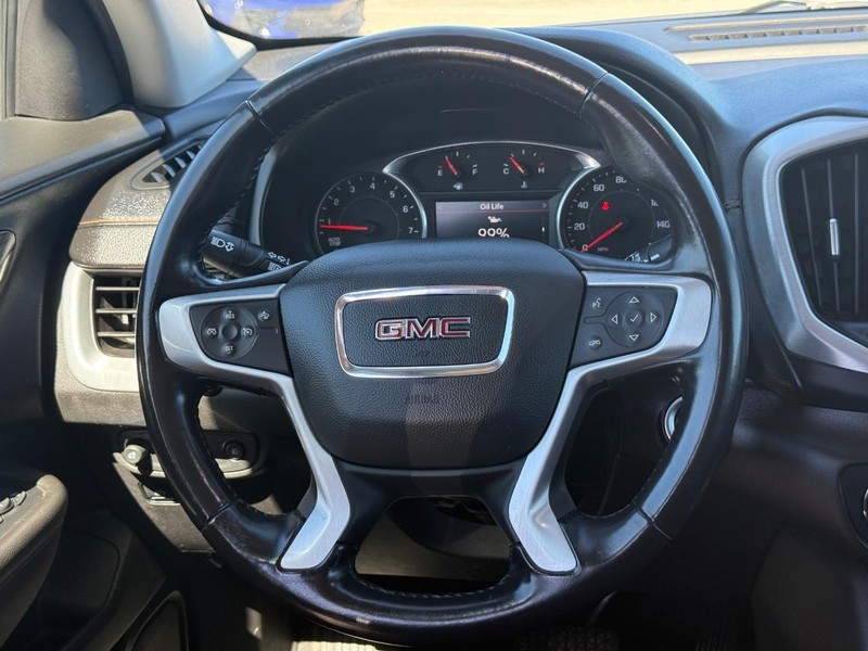 GMC Terrain Vehicle Full-screen Gallery Image 12