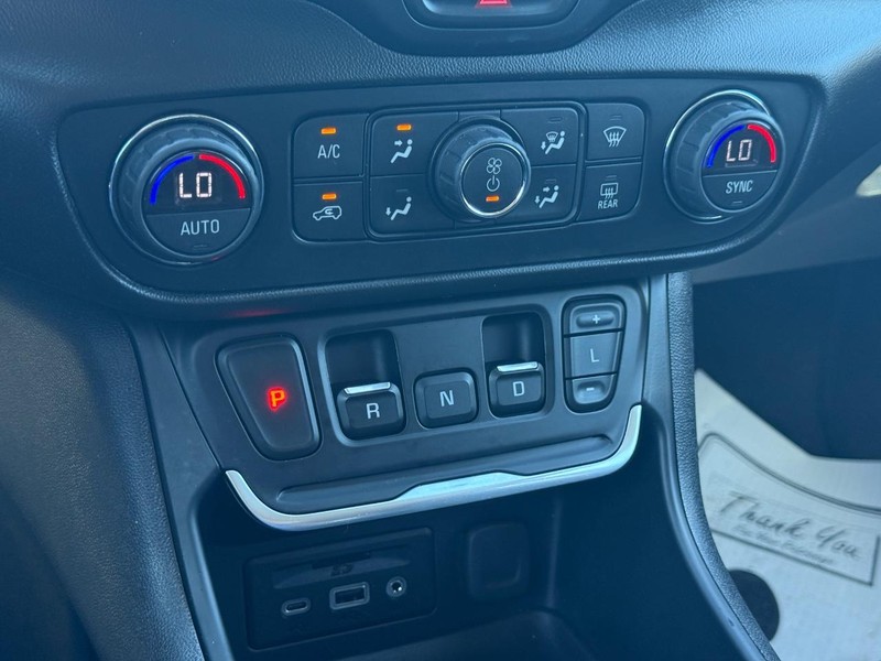 GMC Terrain Vehicle Full-screen Gallery Image 18