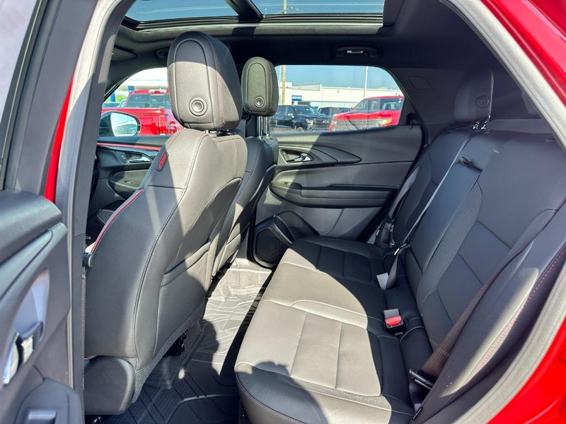 Chevrolet TrailBlazer Vehicle Full-screen Gallery Image 4
