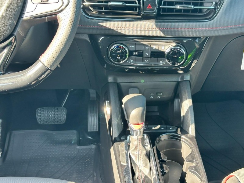 Chevrolet TrailBlazer Vehicle Full-screen Gallery Image 9