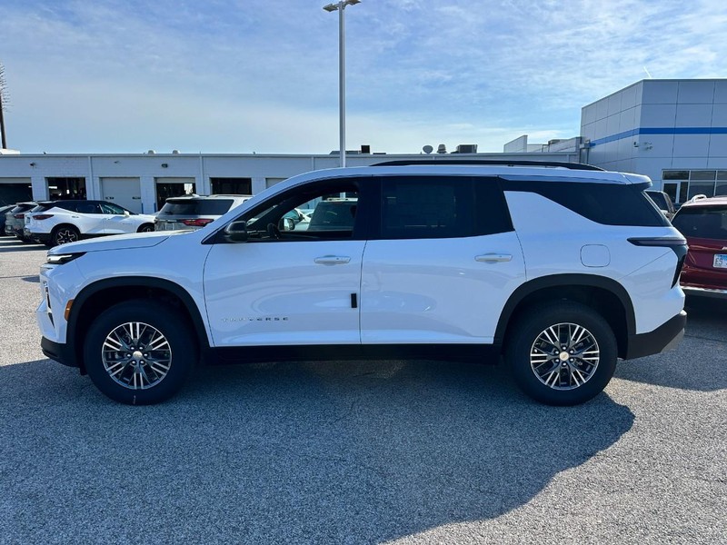 Chevrolet Traverse Vehicle Full-screen Gallery Image 2