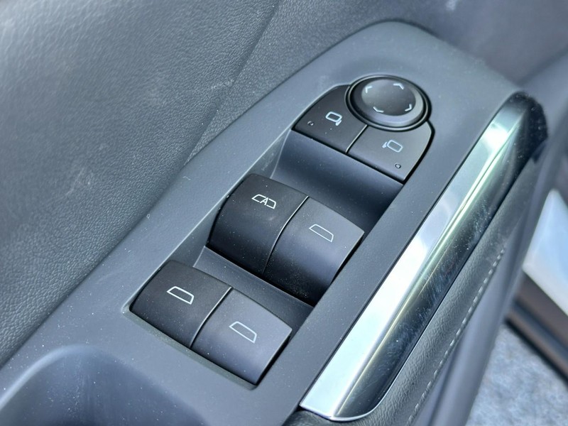 Chevrolet Traverse Vehicle Full-screen Gallery Image 10