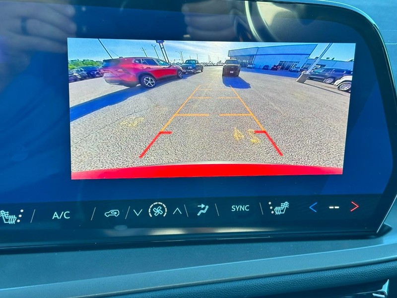 Chevrolet Traverse Vehicle Full-screen Gallery Image 13