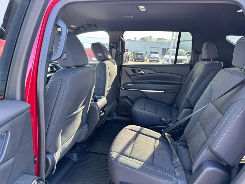 Chevrolet Traverse Vehicle Full-screen Gallery Image 4