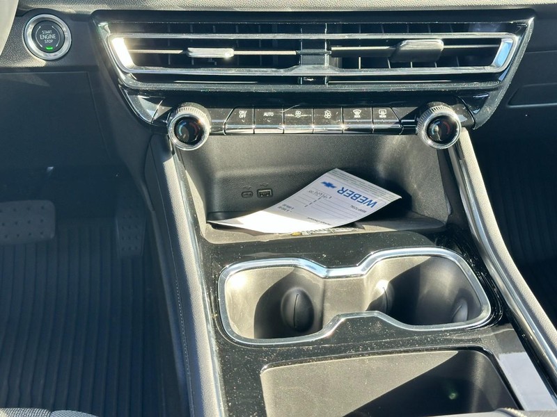 Chevrolet Traverse Vehicle Full-screen Gallery Image 9