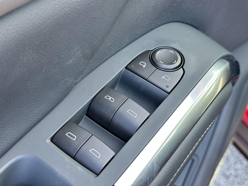 Chevrolet Traverse Vehicle Full-screen Gallery Image 10