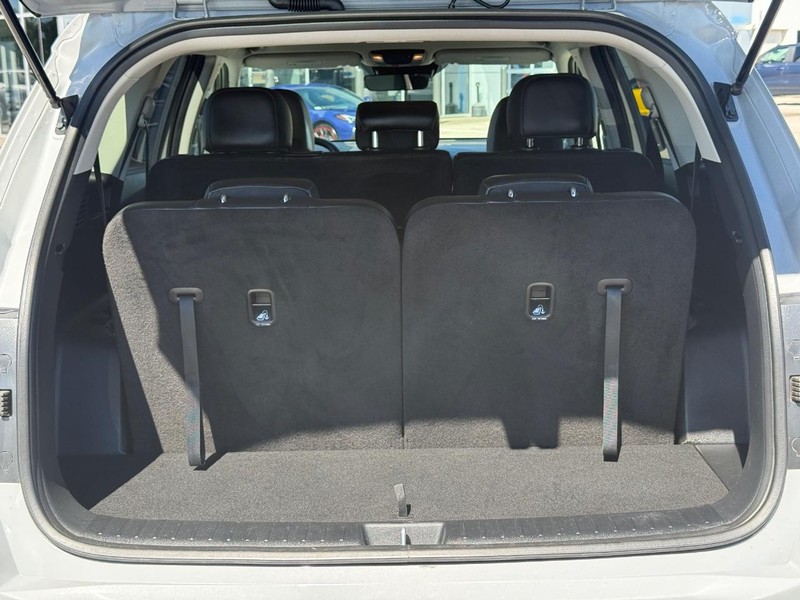 Kia Sorento Vehicle Full-screen Gallery Image 6
