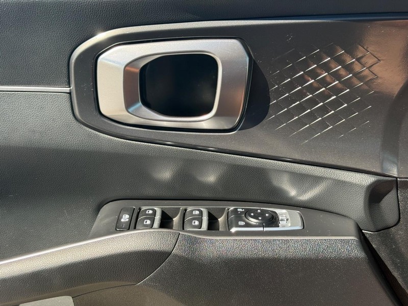 Kia Sorento Vehicle Full-screen Gallery Image 23