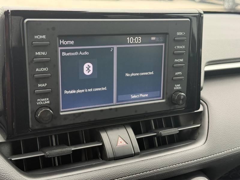 Toyota RAV4 Vehicle Full-screen Gallery Image 15