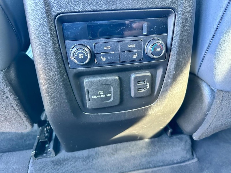 Buick Enclave Vehicle Full-screen Gallery Image 11