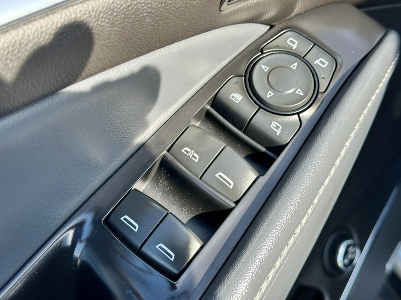 Buick Enclave Vehicle Full-screen Gallery Image 17