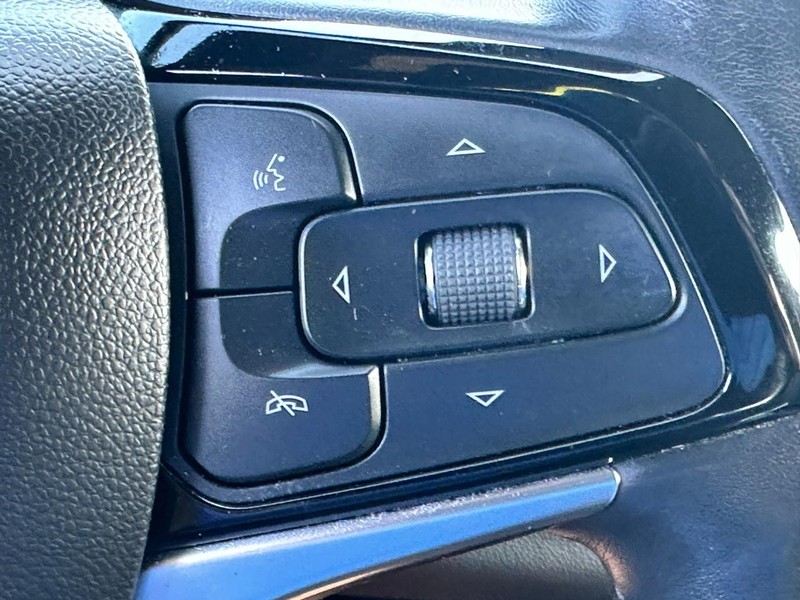 Buick Enclave Vehicle Full-screen Gallery Image 21