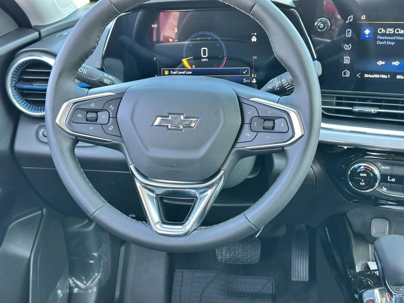 Chevrolet Trax Vehicle Full-screen Gallery Image 6