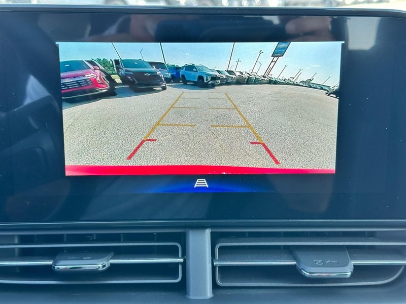 Chevrolet Trax Vehicle Full-screen Gallery Image 14