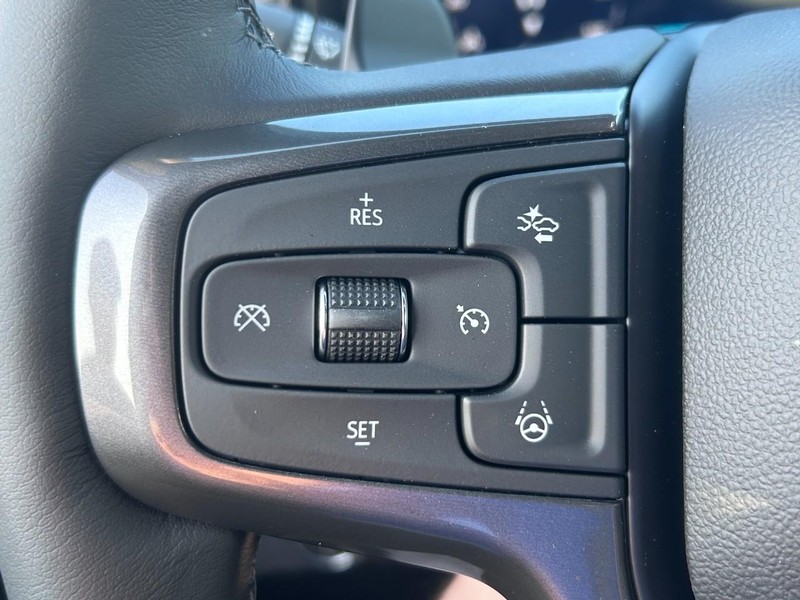 Chevrolet Silverado 1500 Vehicle Full-screen Gallery Image 15