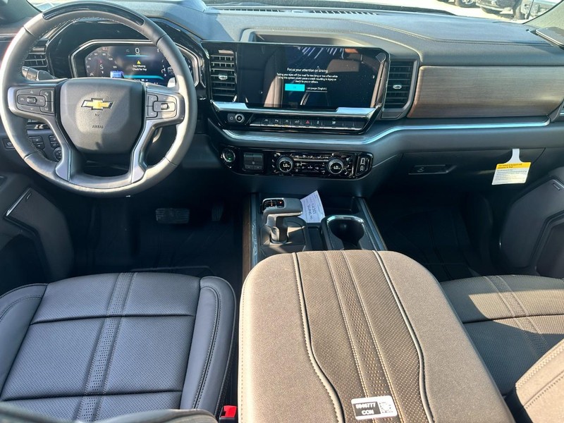 Chevrolet Silverado 1500 Vehicle Full-screen Gallery Image 6