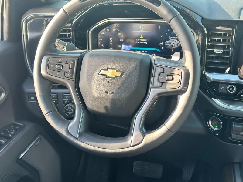 Chevrolet Silverado 1500 Vehicle Full-screen Gallery Image 7