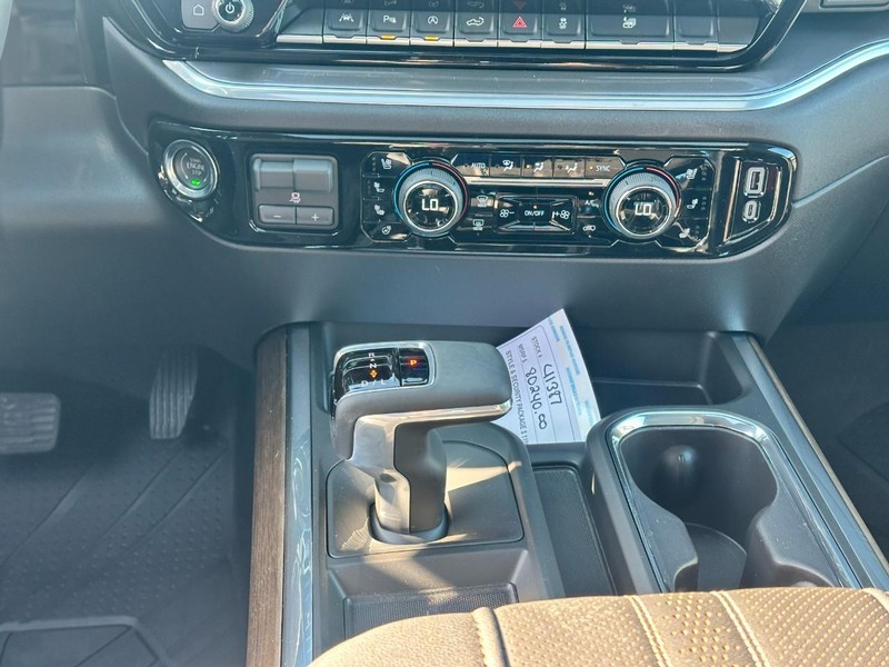Chevrolet Silverado 1500 Vehicle Full-screen Gallery Image 9